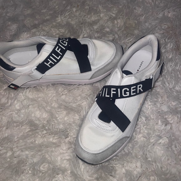 Sneaker - Picture 3 of 4